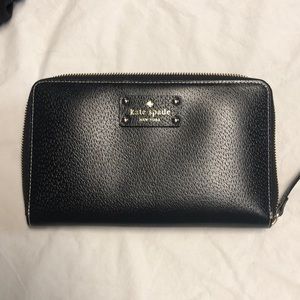 Kate Spade Wellesley zip travel wallet